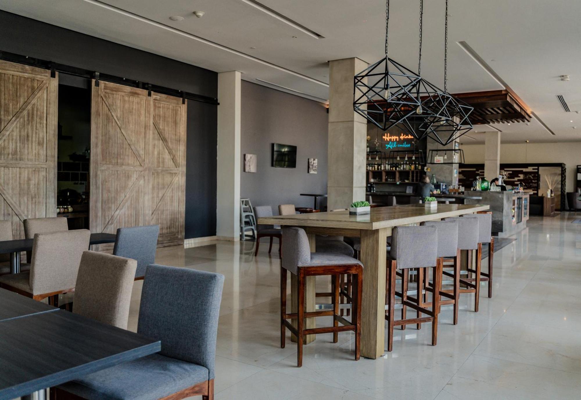Hampton Inn By Hilton Celaya Exterior photo
