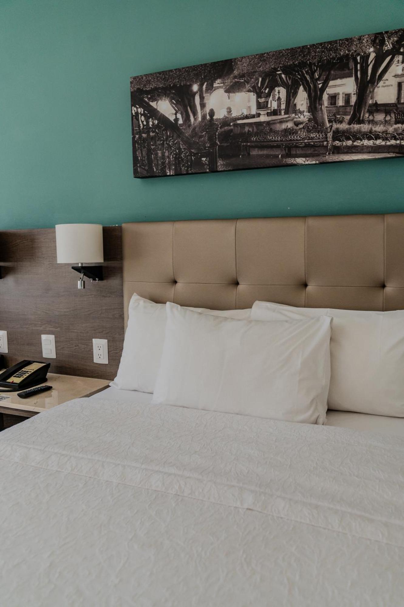 Hampton Inn By Hilton Celaya Exterior photo